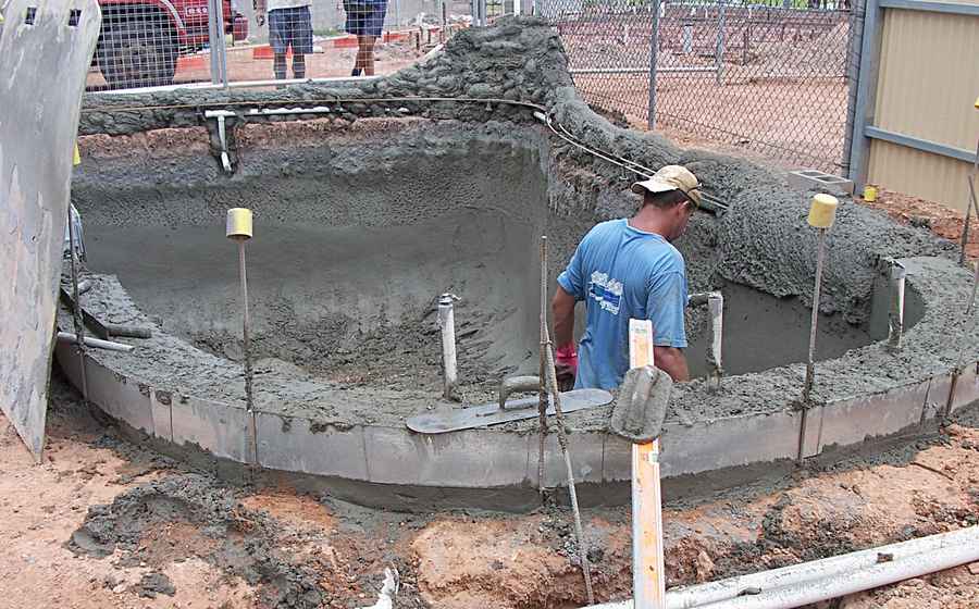 building in-ground swimming pool